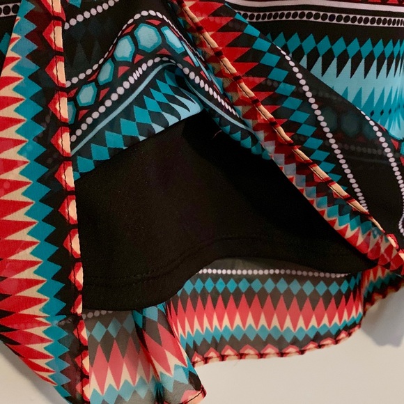 NWOT Boho BCX Flowy Top w/ Necklace Attached S - Picture 6 of 8